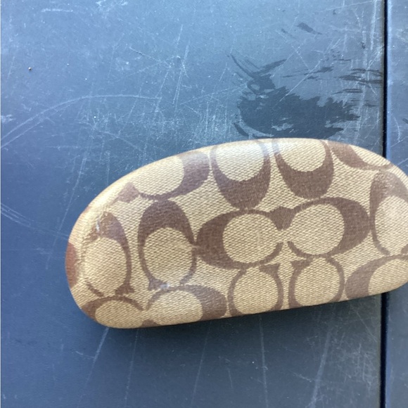 Women’s coach sunglass case - Picture 2 of 3